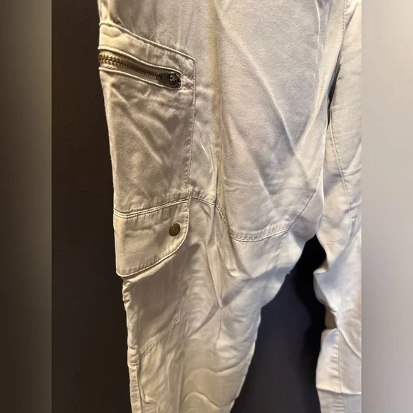 Banana Republic Factory TENCELT™ CARGO JOGGER Size L - Khaki - Great Condition - Picture 4 of 7